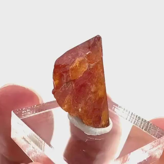 Scheelite | natural orange crystal, mineral specimen from Pakistan