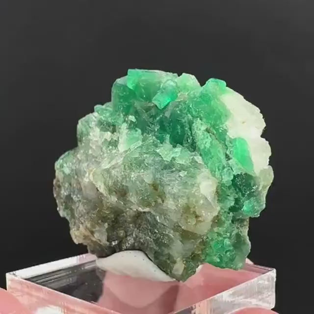 Emerald on Matrix | natural green crystal, mineral specimen from Pakistan